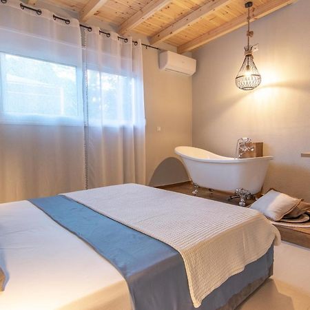 Georgianna'S Suite With Private Pool , 'Blank Suite' Charokopio Εξωτερικό φωτογραφία