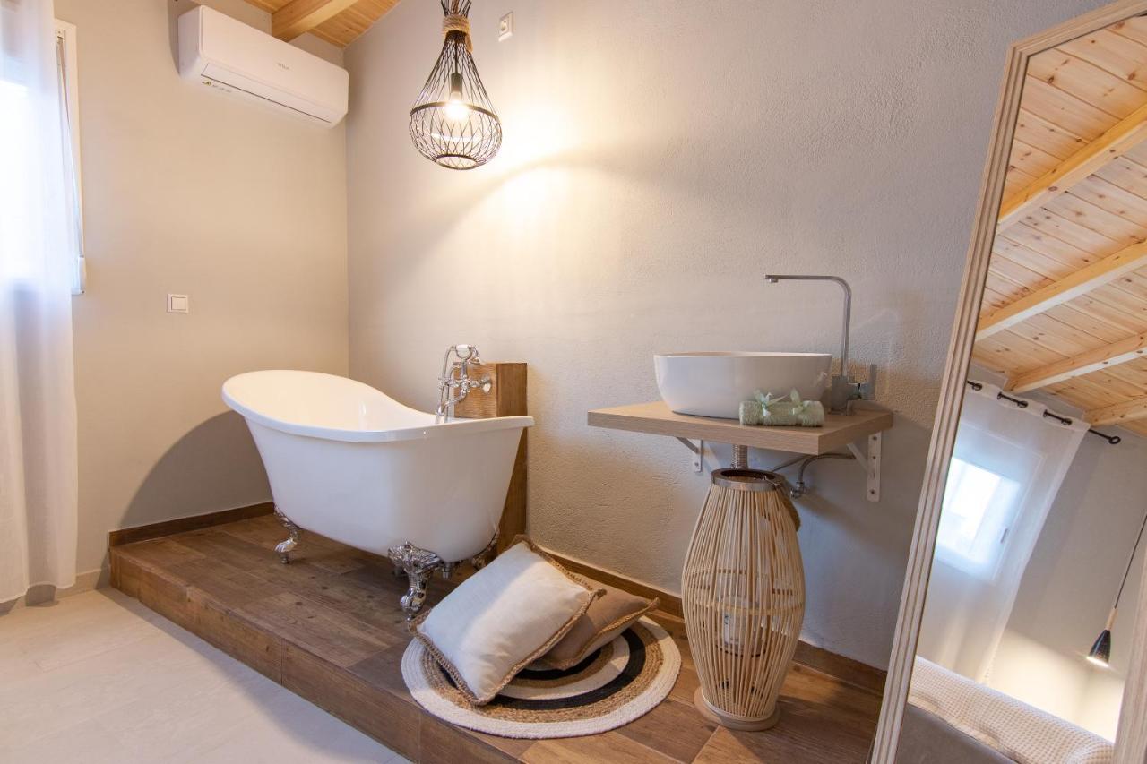Georgianna'S Suite With Private Pool , 'Blank Suite' Charokopio Εξωτερικό φωτογραφία